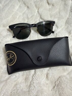 Ray-Ban Black Sunglasses with Black Case and Dark Lenses